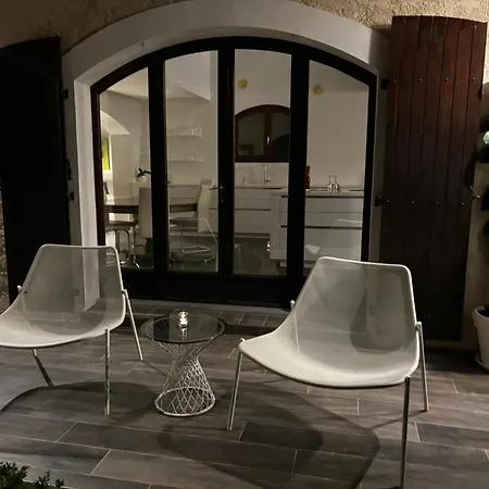 Bed & Breakfast The Primary By Monti Menton